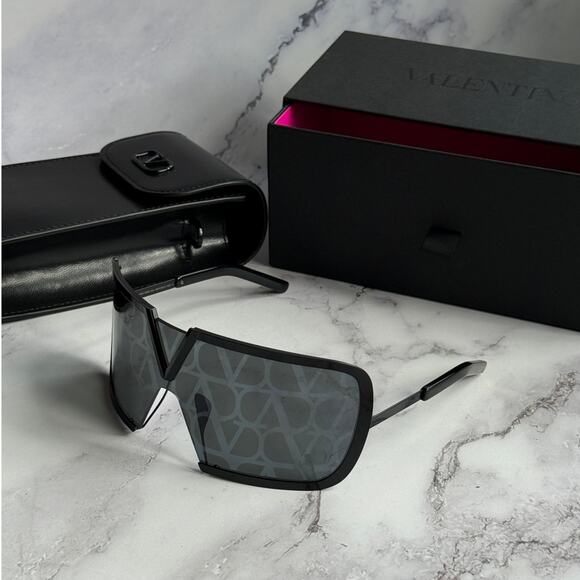 Valentino Garavani Accessories - NEW Valentino Romask Black Logo Mirror Mask Sunglasses $920